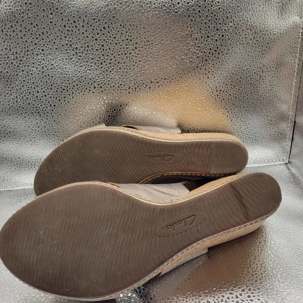 Clarks Collection Clarks Helio Float Wedge Sandals Womens Metallic 8.5 M